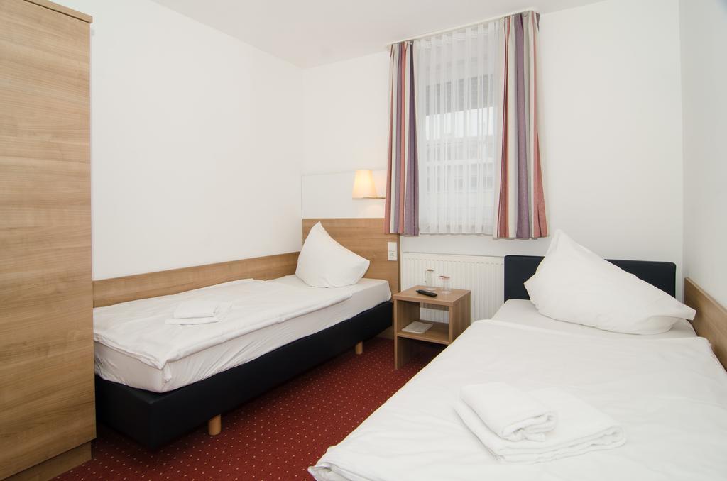 Hotel -Restaurant Taormina Birkenfeld  Eksteriør bilde