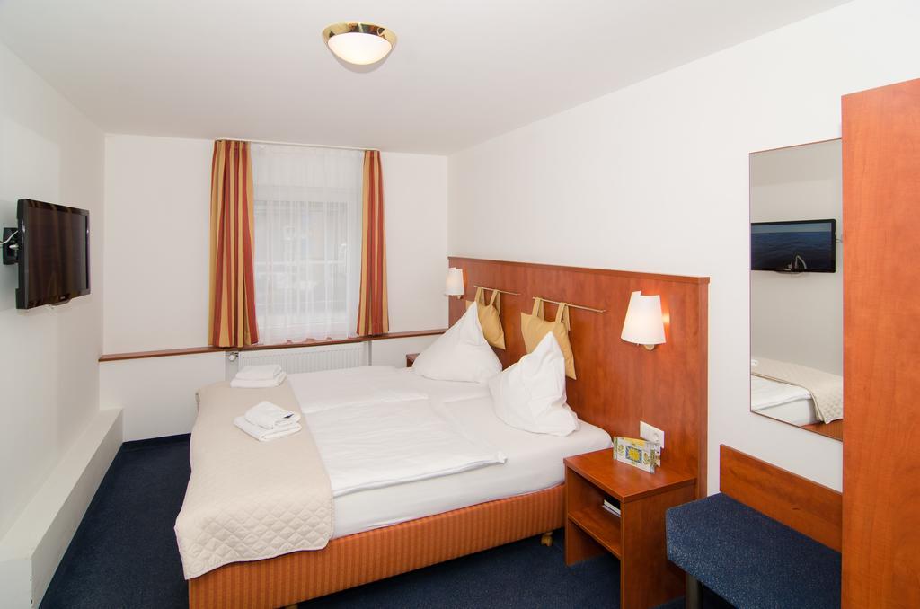 Hotel -Restaurant Taormina Birkenfeld  Eksteriør bilde